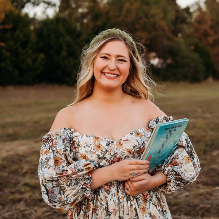 Headshot of children's author, Kendra James